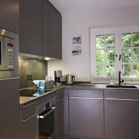 Bahnhofstrasse 22b *