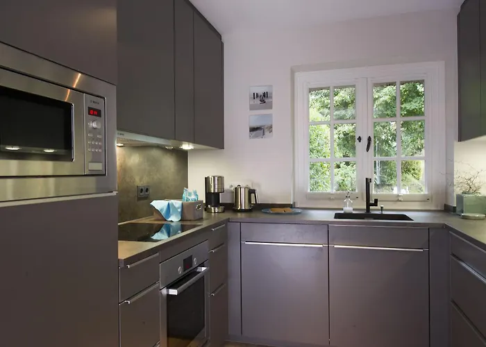 Bahnhofstrasse 22b *